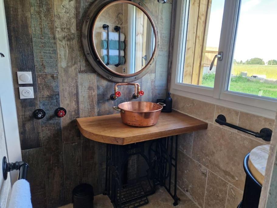 Chalet Industriel Avec Filet Et Spa Sorigny Buitenkant foto