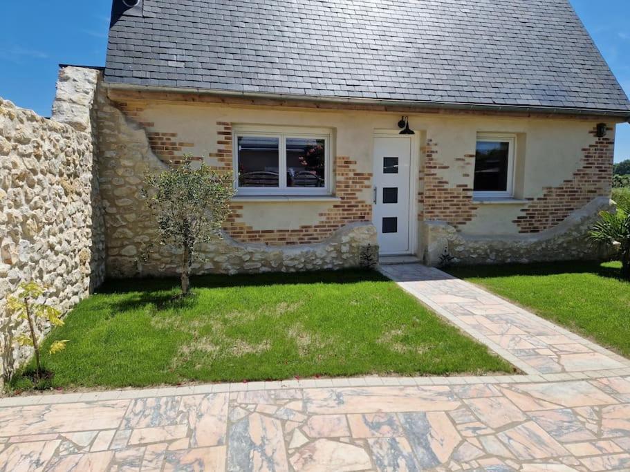 Chalet Industriel Avec Filet Et Spa Sorigny Buitenkant foto